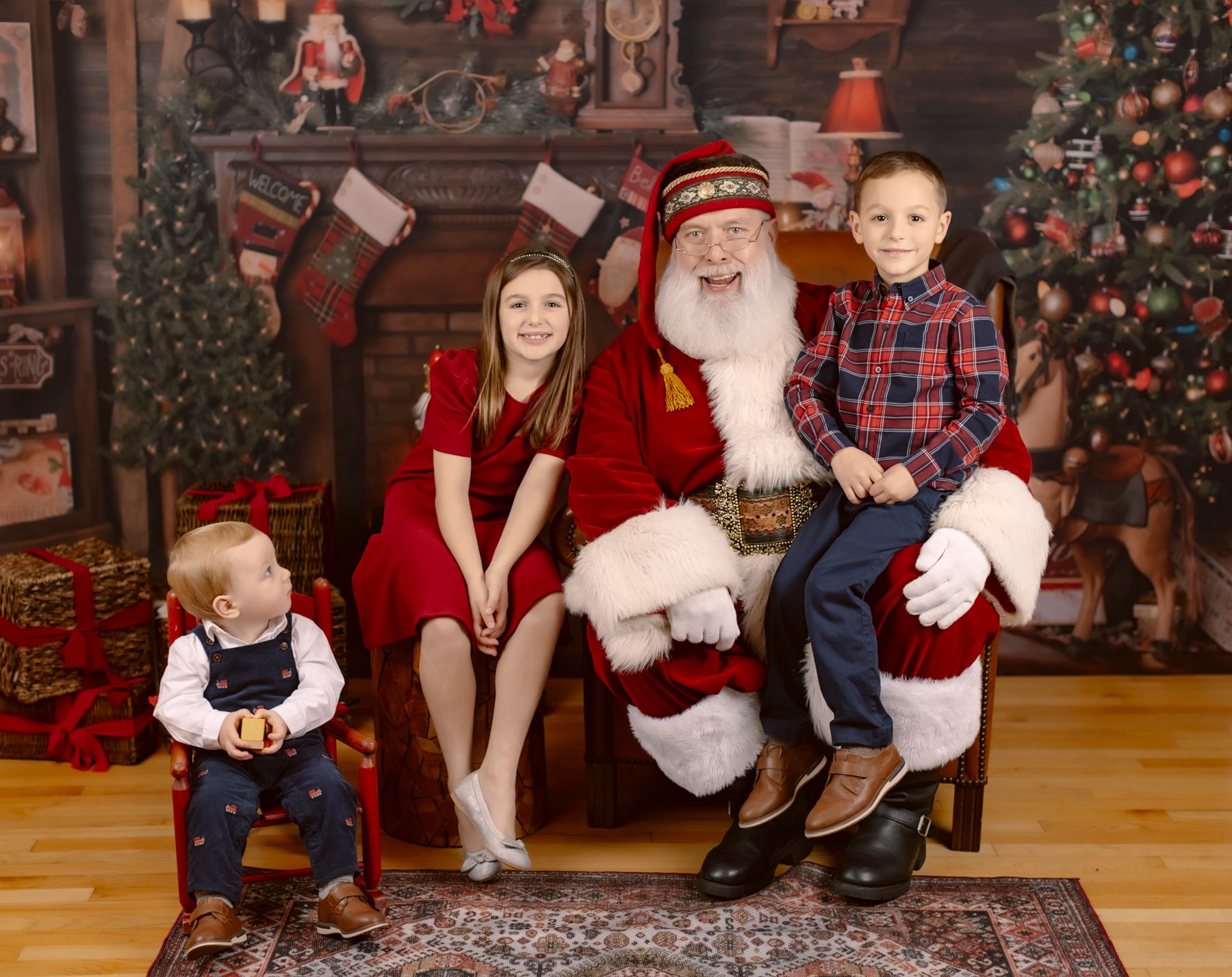 SANTA-RUBY-TREE FARM PHOTOS-20