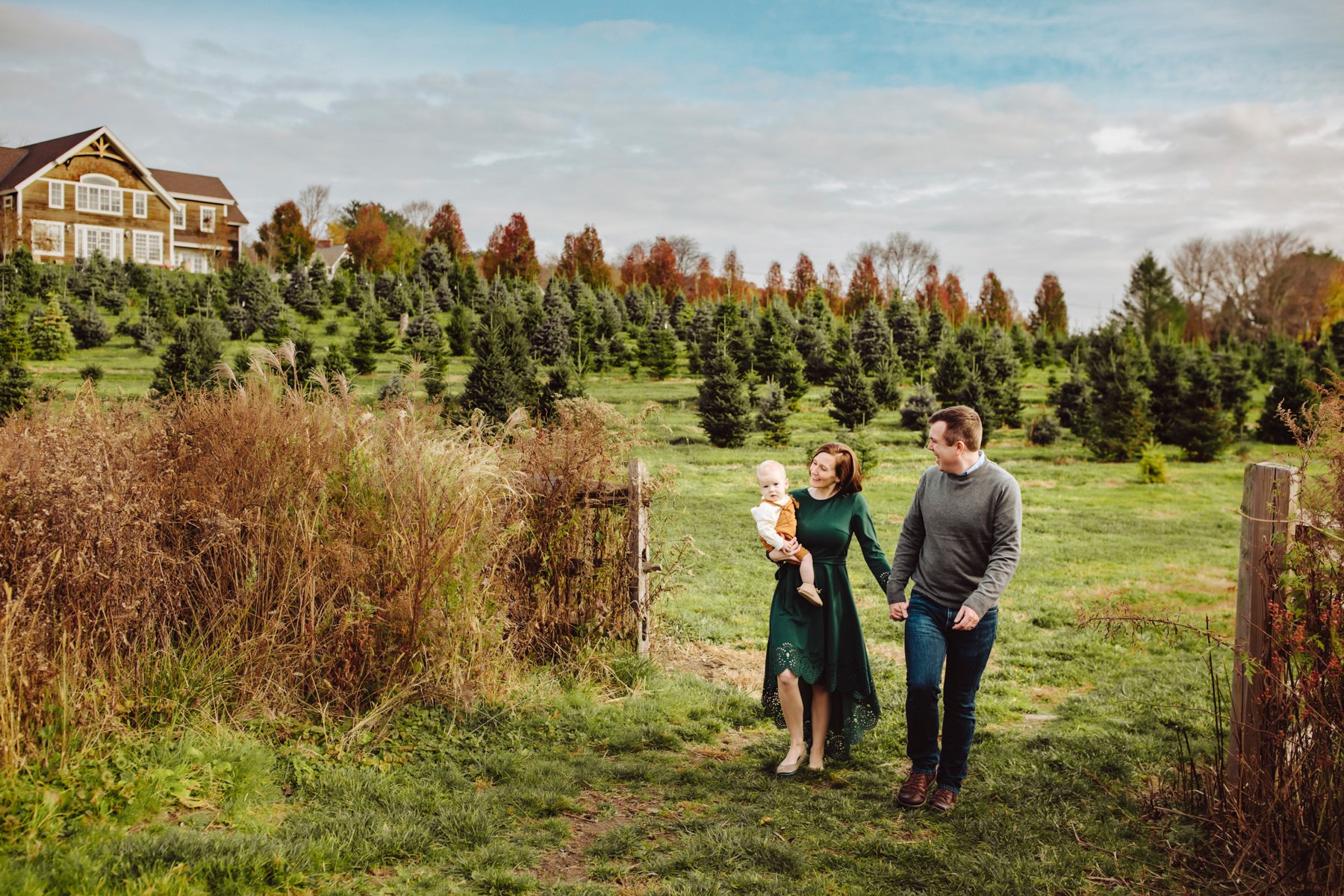 SANTA-RUBY-TREE FARM PHOTOS-7